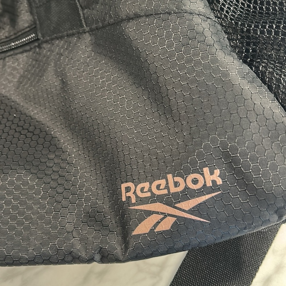 Collapsible Reebok athletic bag - Picture 2 of 4